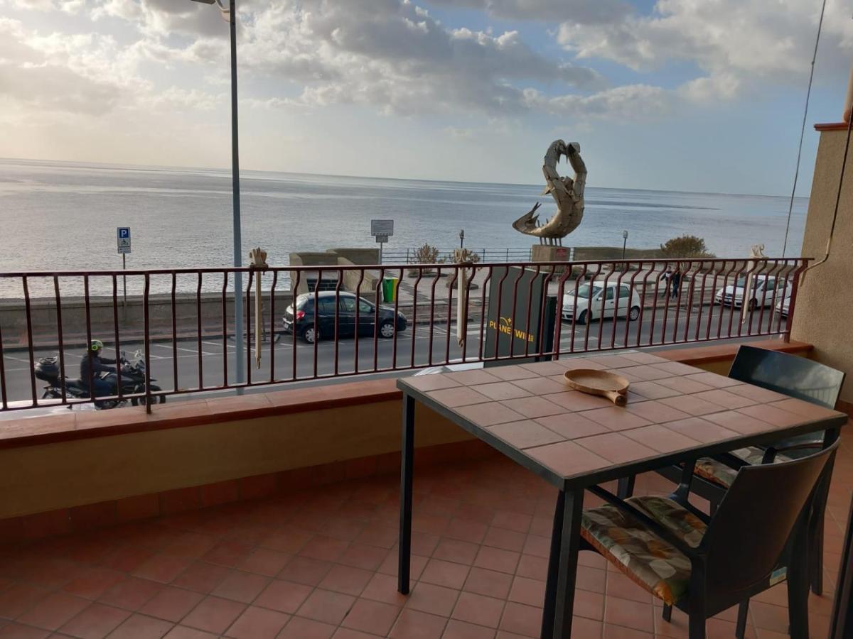 B&B La Sirena Santa Teresa Di Riva Exterior photo