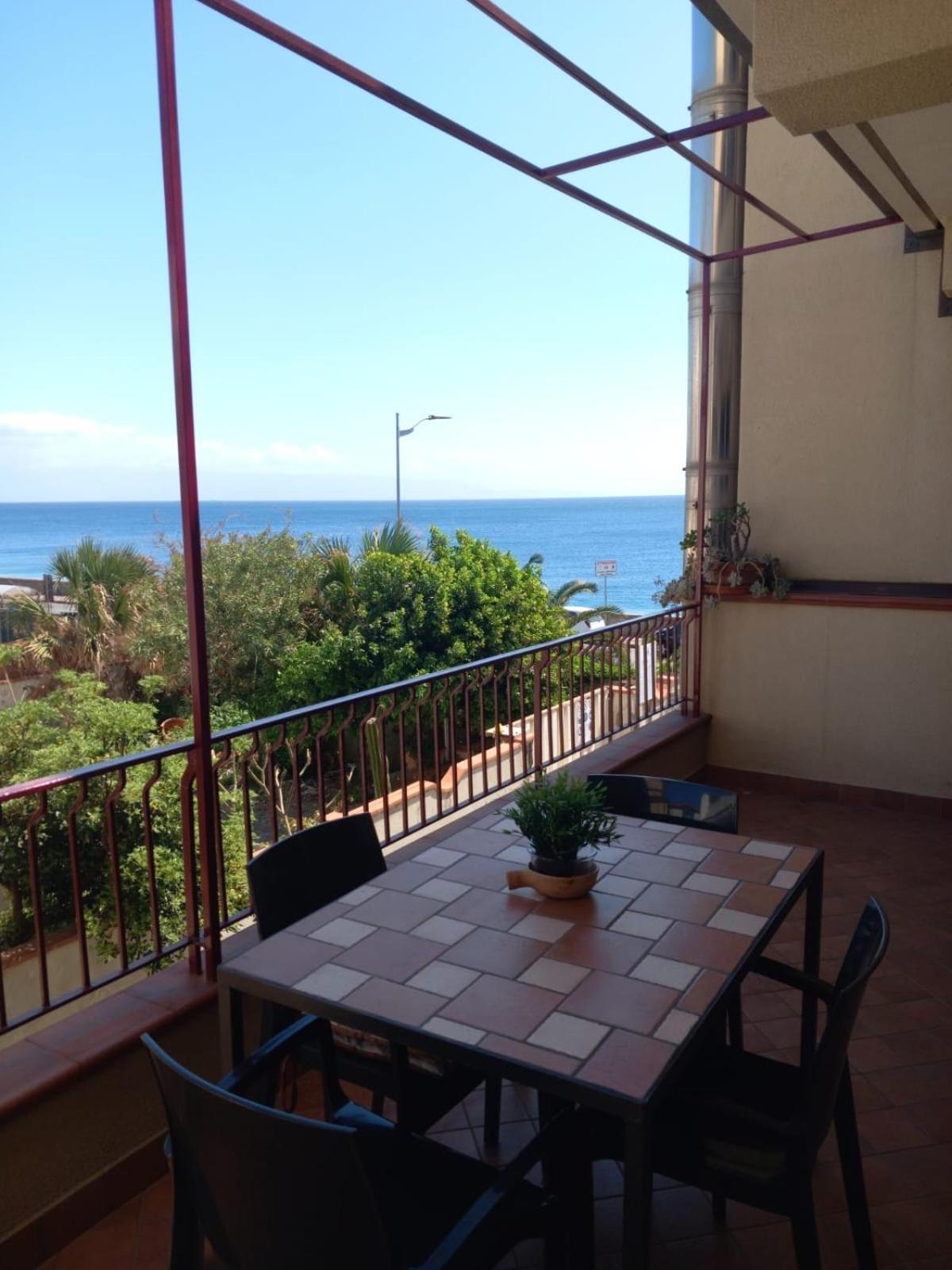 B&B La Sirena Santa Teresa Di Riva Exterior photo