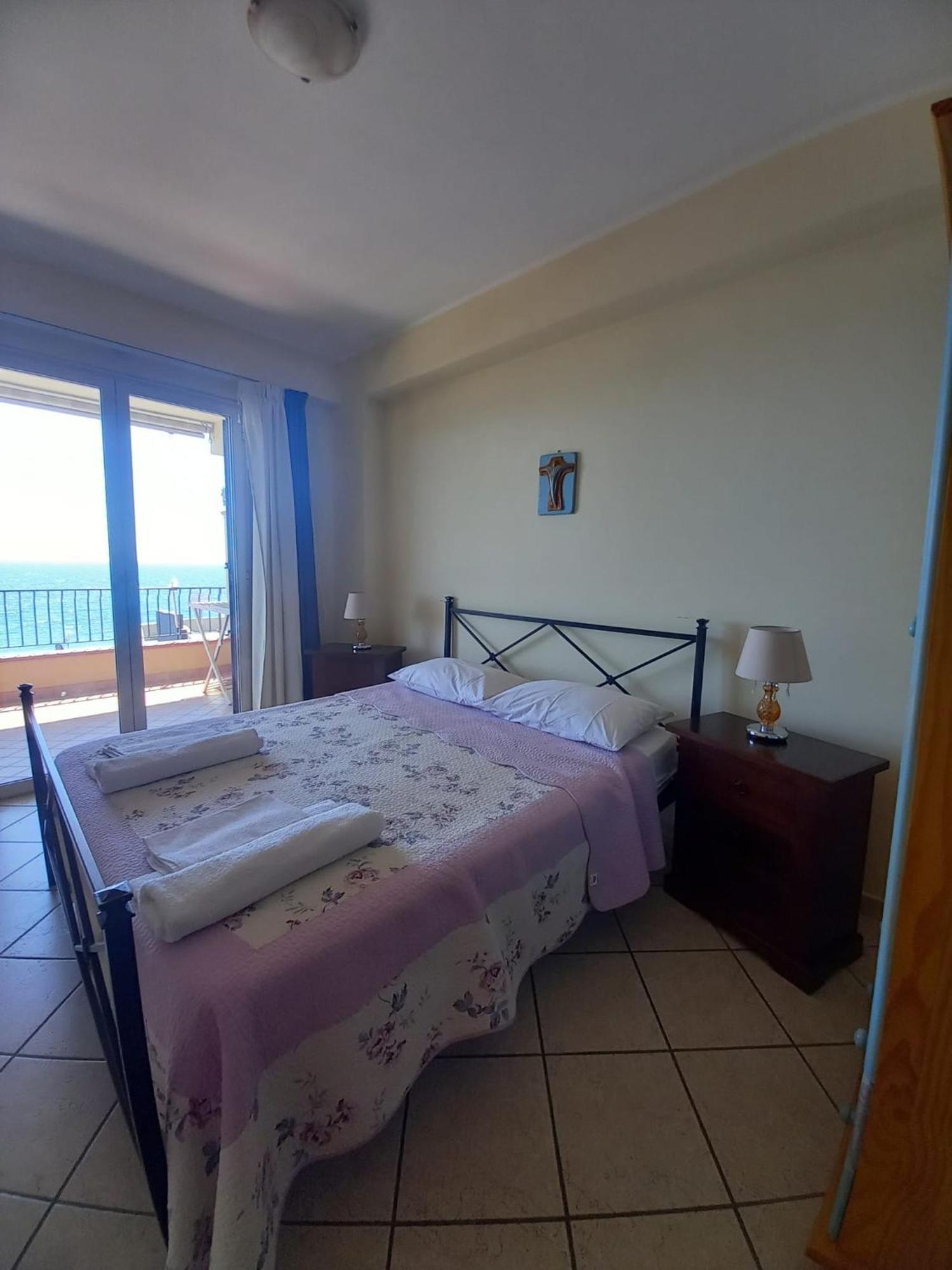 B&B La Sirena Santa Teresa Di Riva Exterior photo
