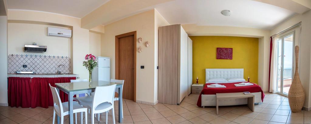 B&B La Sirena Santa Teresa Di Riva Exterior photo
