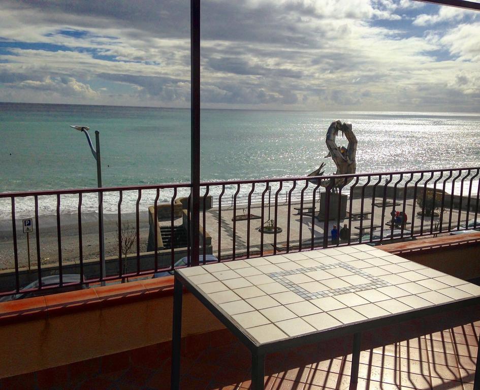 B&B La Sirena Santa Teresa Di Riva Exterior photo